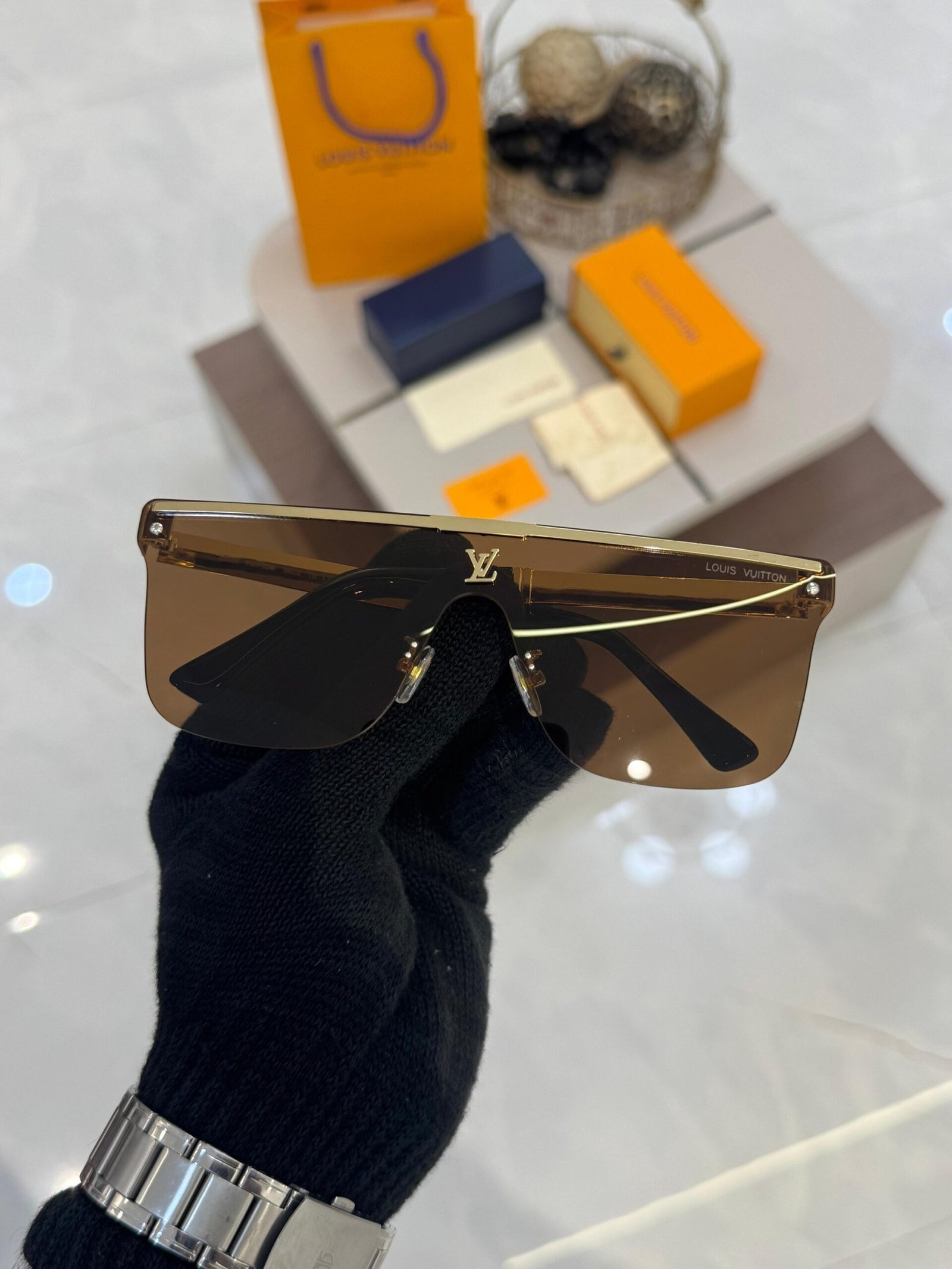 Louis Vuitton 414 Gold Brown Sunglasses – Luxury Designer Eyewear